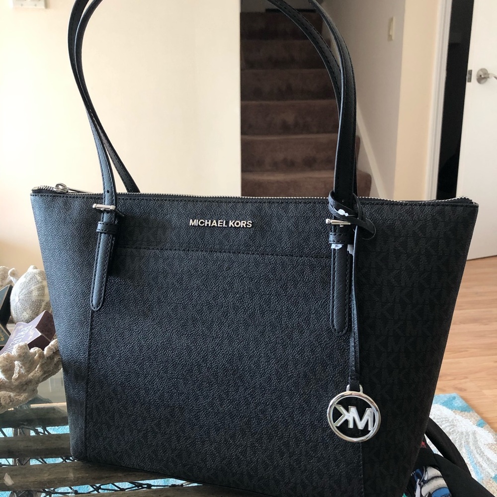 ❗️SALE❗️NWT MICHAEL KORS Ciara Tote Black Large
